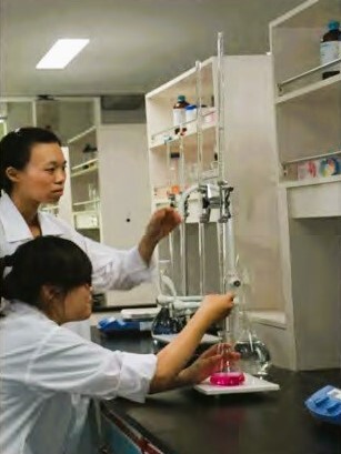 4-4 妝彩系化妝品調和實作